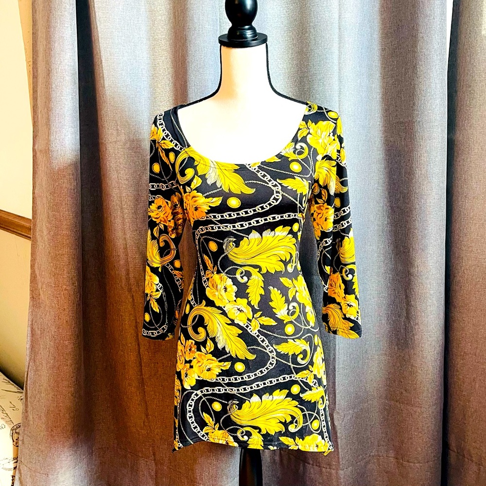 Ladies tunic in yellow and black